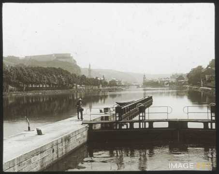 Écluse sur la Meuse (Dinant)